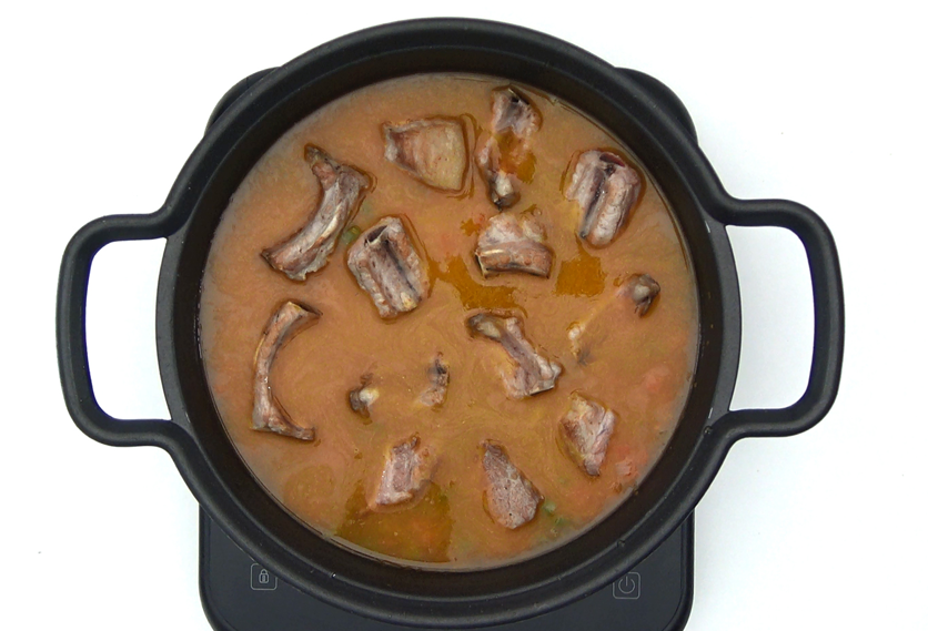 Arroz con costillas de cerdo en cazuela: receta de domingo paso a paso