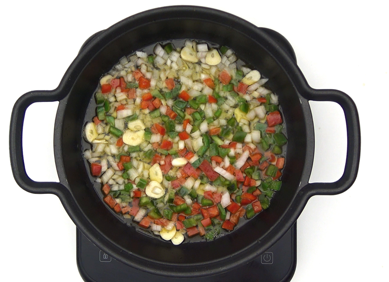 Arroz con costillas de cerdo en cazuela: receta de domingo paso a paso