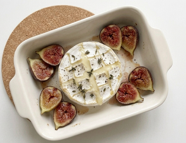 Camembert al horno con higos y miel