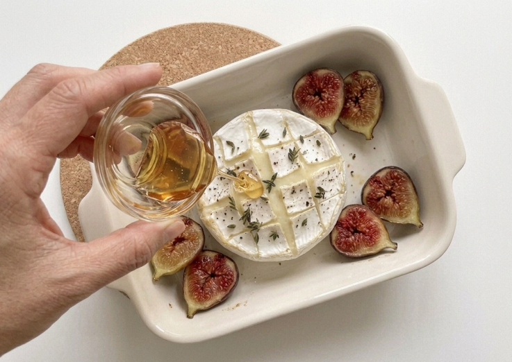 Camembert al horno con higos y miel
