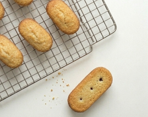 Bollitos Círculo Rojo caseros, rellenos de cacao y avellanas