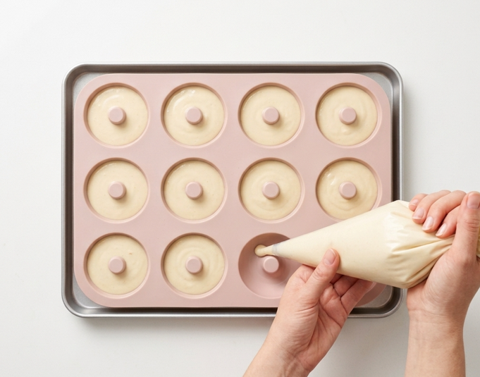 Donettes clásicos, la versión horneada con miga tierna y baño de chocolate