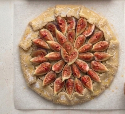 Galette de higos, una tarta rústica de masa crujiente y centro jugoso