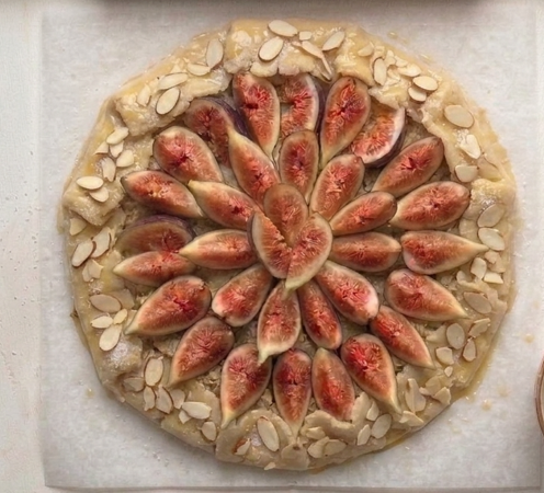 Galette de higos, una tarta rústica de masa crujiente y centro jugoso