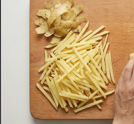 Gramajo, el revuelto argentino de jamón y patatas paja