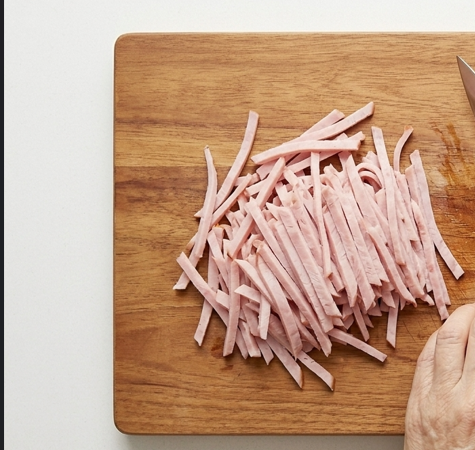 Gramajo, el revuelto argentino de jamón y patatas paja