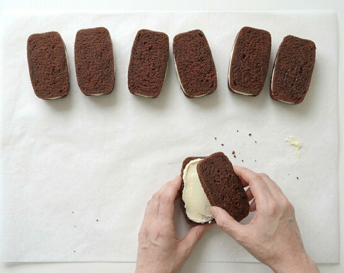 Así se hacen unos Kinder Delice caseros bien jugosos