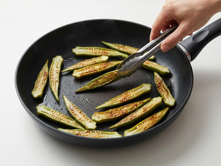 Okra. La verdura que muchos miran y pocos se atreven a cocinar
