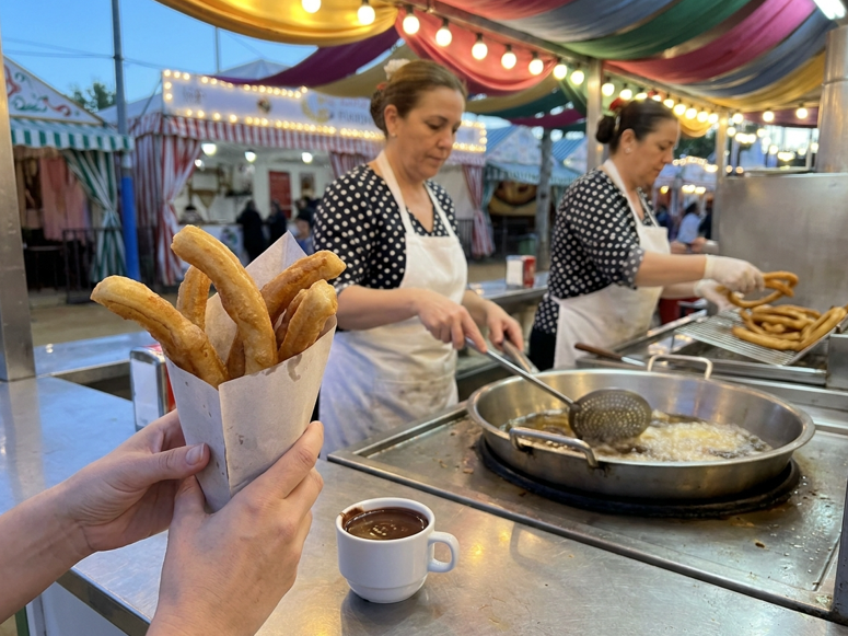 Por qué en Sevilla llaman calentitos a los churros y de dónde viene este nombre