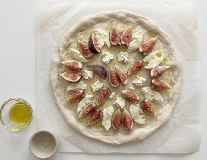 Pizza de higos, queso y jamón serrano