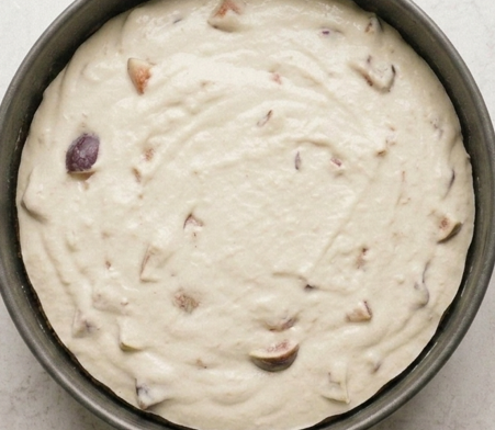 Tarta de higos sin horno, cremosa por dentro y cargada de fruta