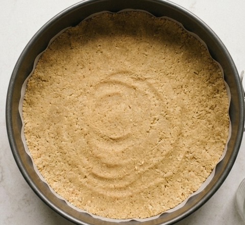 Tarta de higos sin horno, cremosa por dentro y cargada de fruta