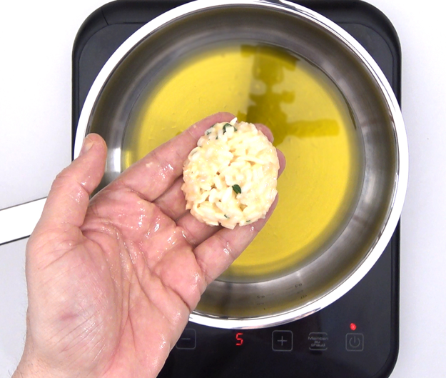 Tortitas de arroz fáciles y crujientes. Receta de aprovechamiento.