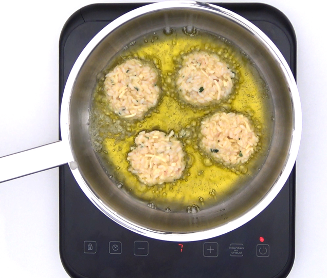 Tortitas de arroz fáciles y crujientes. Receta de aprovechamiento.