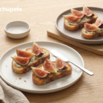 Tosta de higos con queso de cabra y miel, el bocado de final de verano