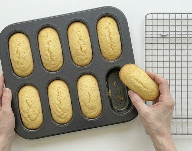 Twinkies caseros o Bucaneros de vainilla, con su relleno blanco