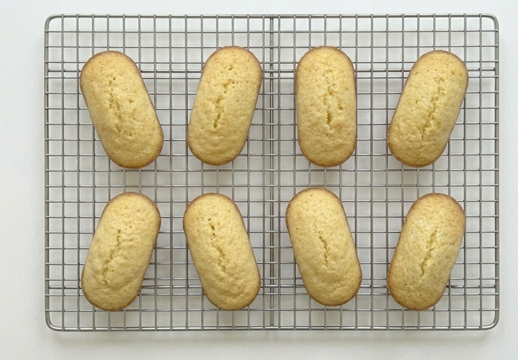 Twinkies caseros o Bucaneros de vainilla, con su relleno blanco