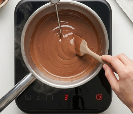 Twix caseros, la versión que se corta limpia y se muerde sin esfuerzo
