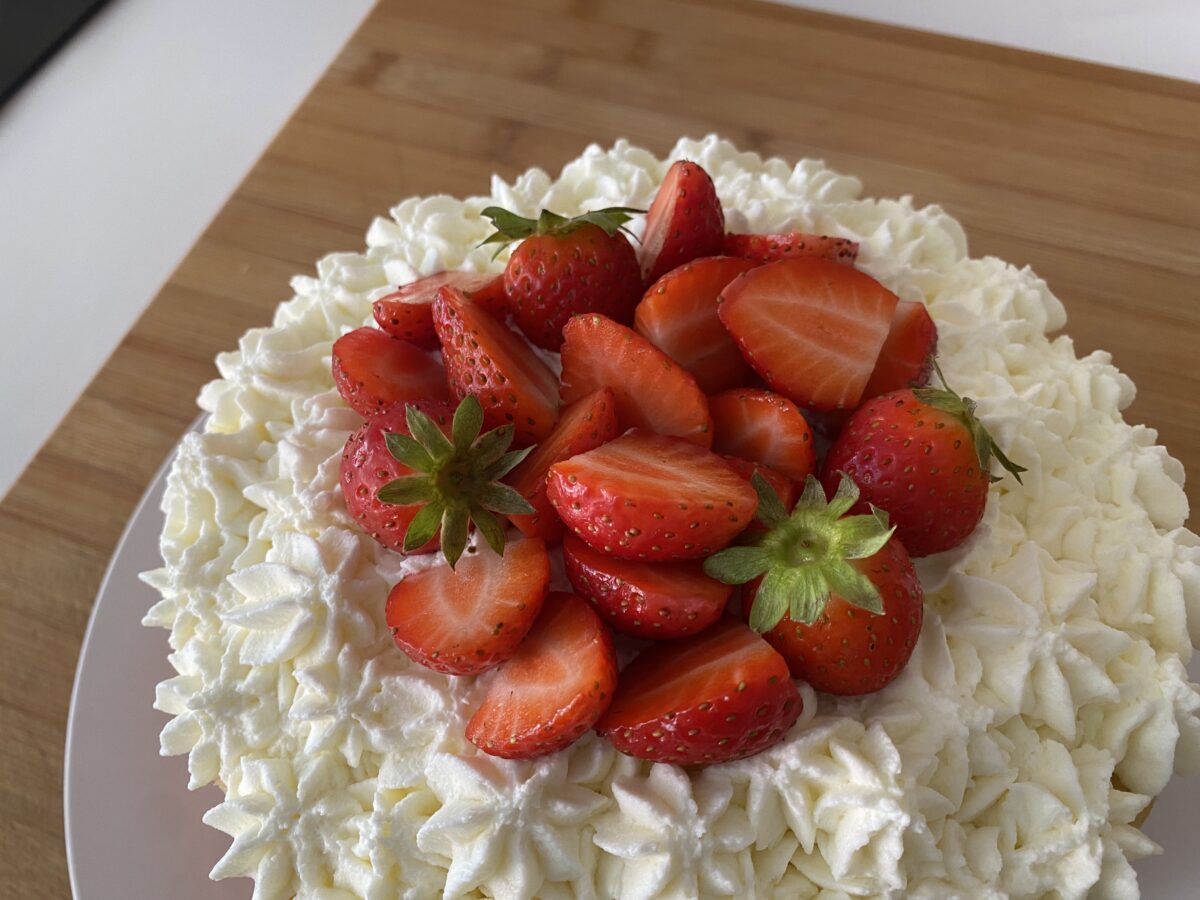 Tarta Fraisier de fresas: receta francesa paso a paso como en pastelería