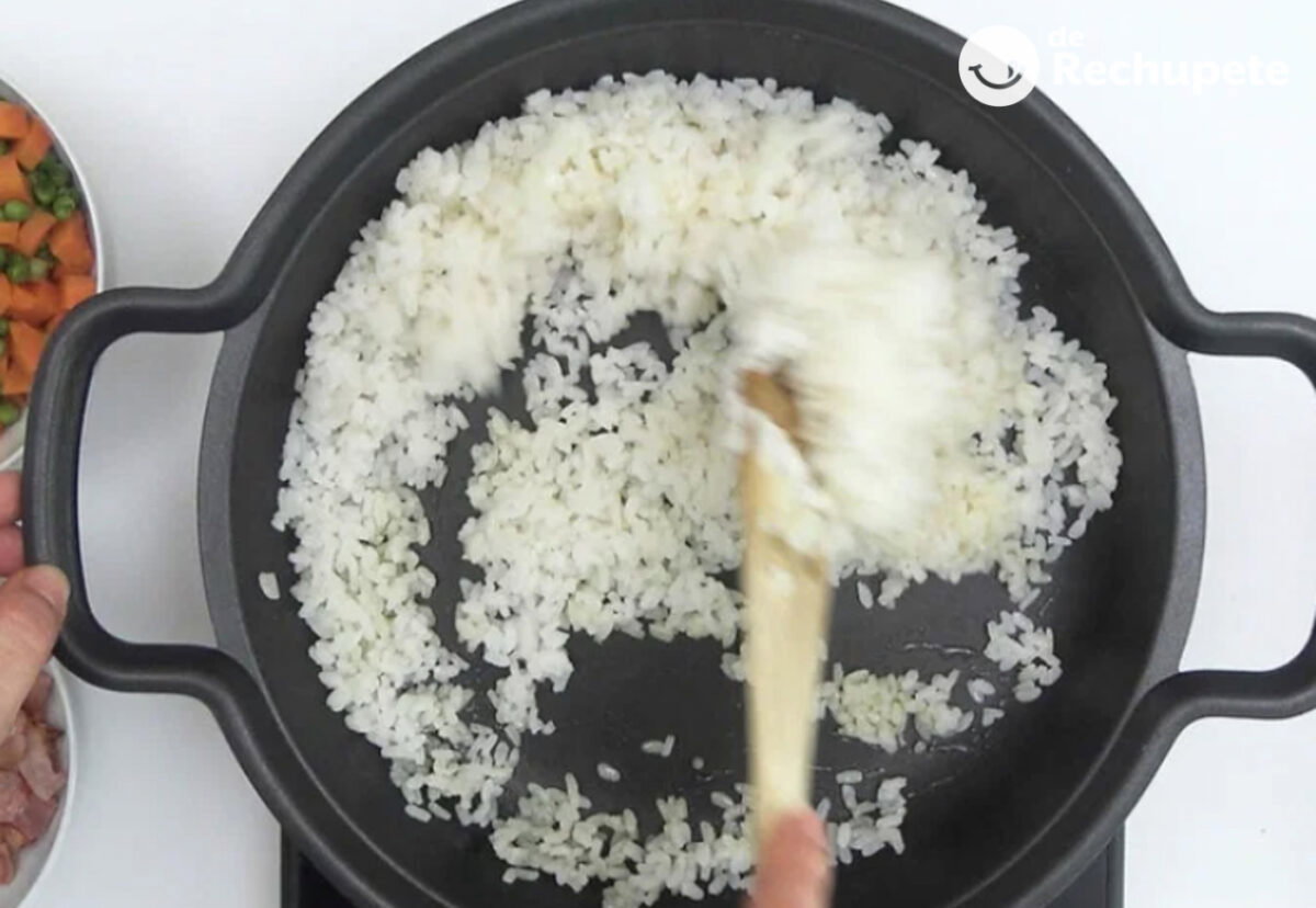 Cómo conservar arroz cocido correctamente y cuánto dura en la nevera
