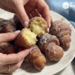 Xuxos de crema. Masa hojaldrada, frita y rellena de crema pastelera