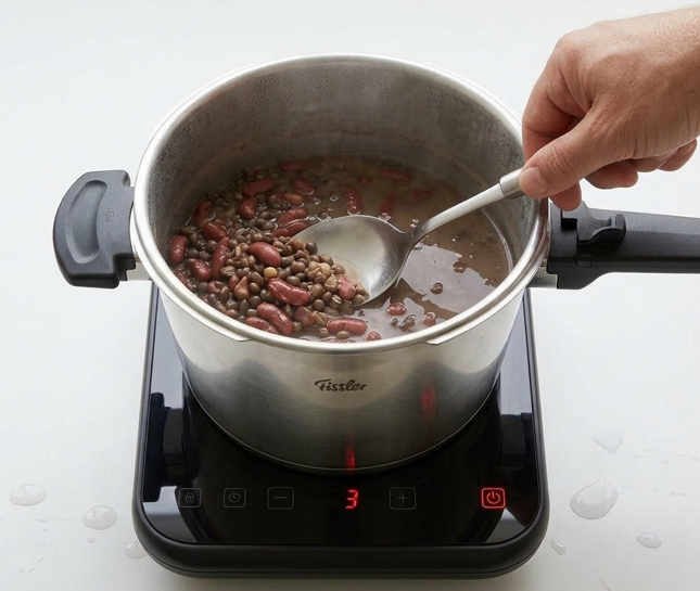 Dahl Makhani: urad negro y rajma cocinados despacio