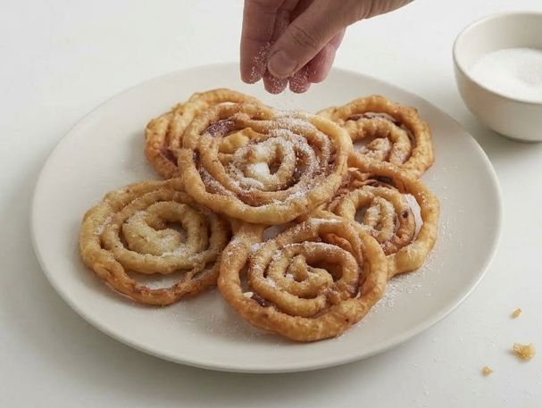 Fisuelos de Laciana, el dulce leonés frito en espiral