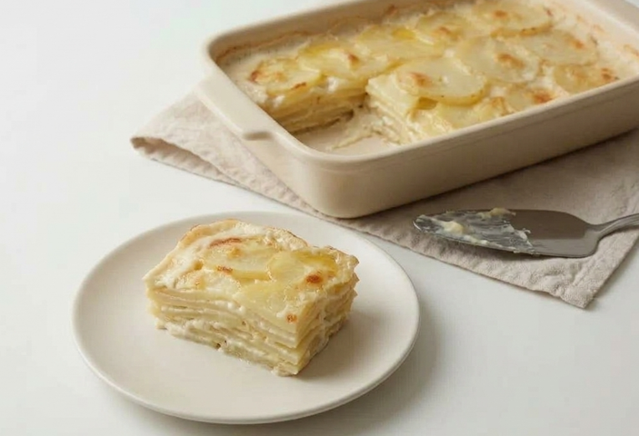 Gratin dauphinois: el gratén francés de patata cremoso y sin queso
