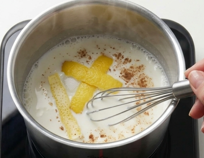 Lattaiolo toscano, el postre de leche y huevo que se corta en cuadrados