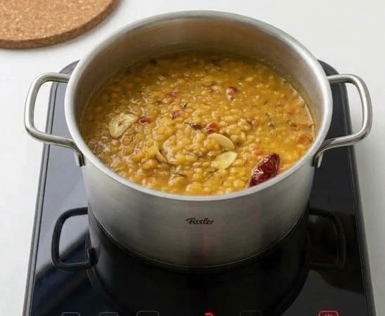 Masoor dal con tadka de ajo y comino: lentejas rojas al estilo indio