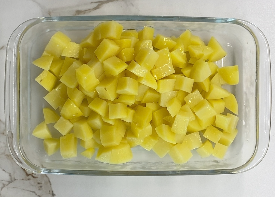 Patatas aliñadas con cebolla, perejil y bonito en olla exprés. Receta fácil y rápida