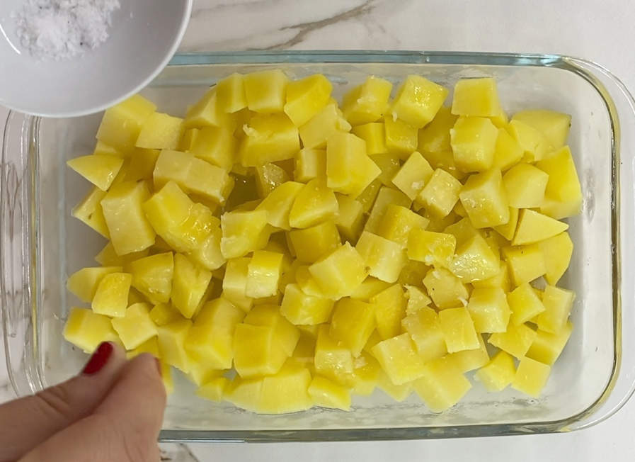Patatas aliñadas con cebolla, perejil y bonito en olla exprés. Receta fácil y rápida