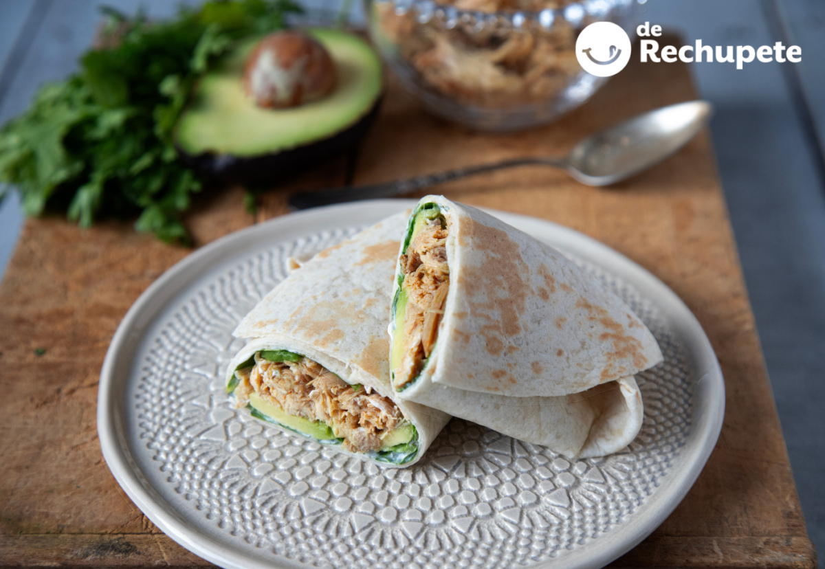 Pollo desmenuzado en olla exprés para wraps, ensaladas y bocadillos. Receta fácil y jugosa