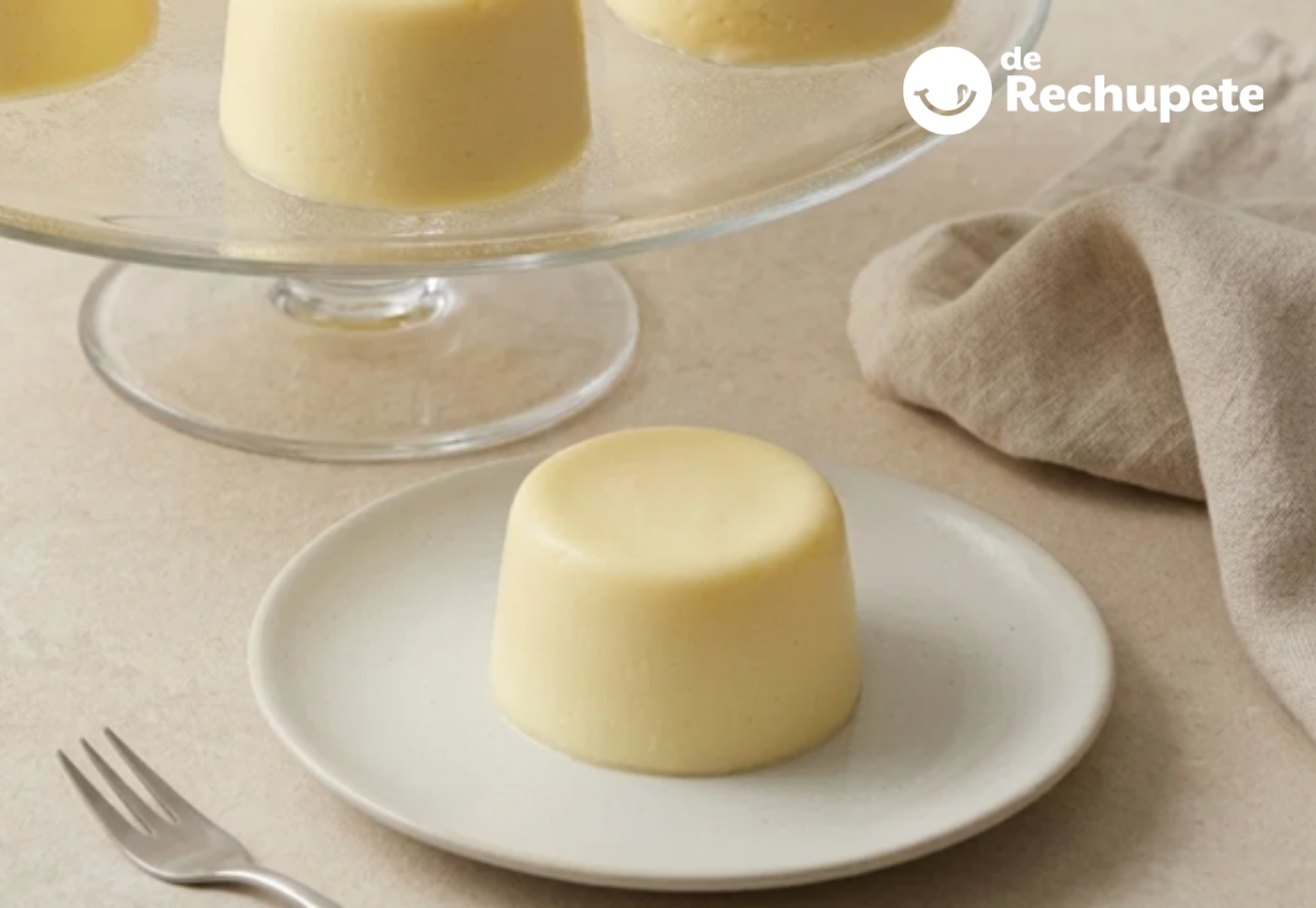 Bavarois de limón clásico, cremoso y ligero