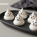 Fantasmas de merengue para Halloween, crujientes y con caras de chocolate