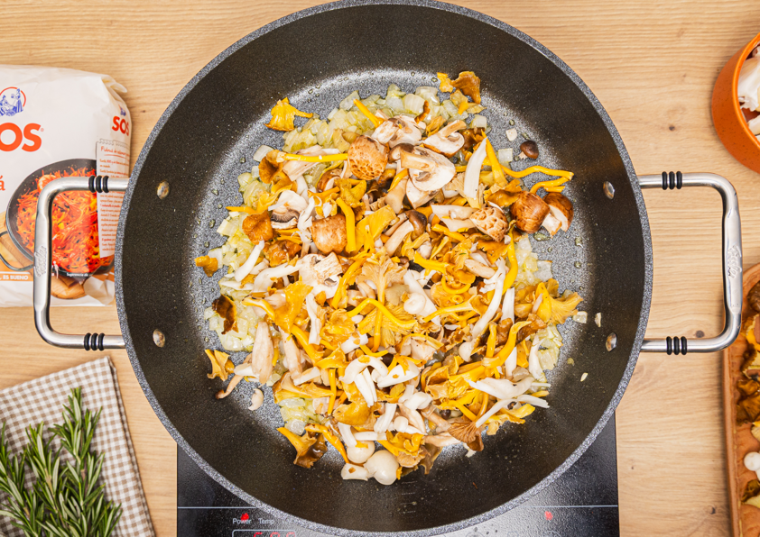 Fideuá de setas. Receta especial para el otoño