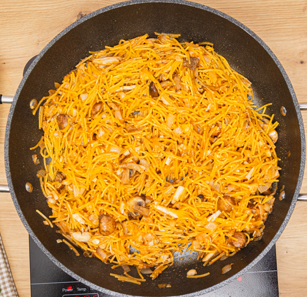 Fideuá de setas. Receta especial para el otoño