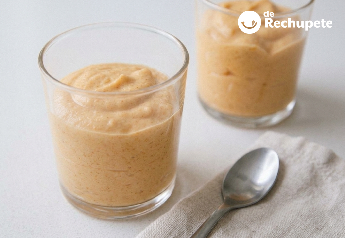 Mousse de caqui con yogur, cremosa y aireada sin gelatina