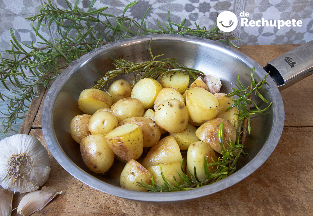 Patatas salteadas con romero y ajo
