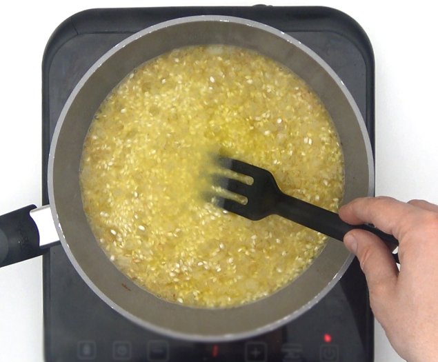 Risotto a los 4 quesos cremoso: receta italiana fácil