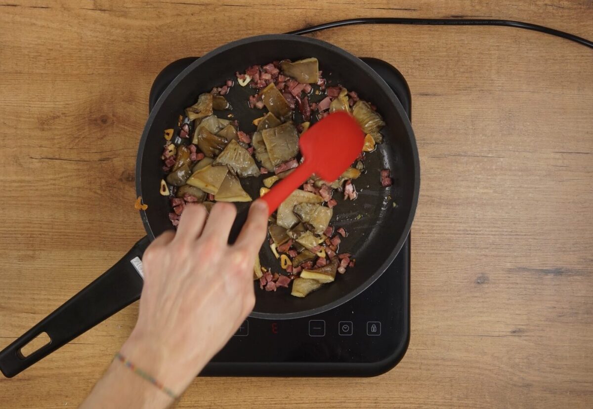 Setas al ajillo con jamón