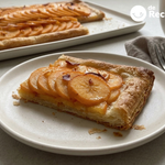 Tarta fina de caqui y hojaldre